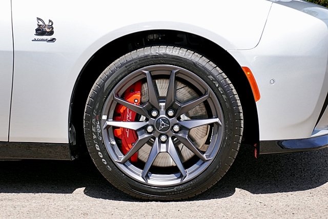 Vehicle image 10 of 47
