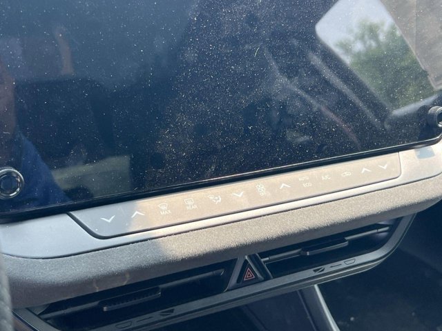 Vehicle image 10 of 22