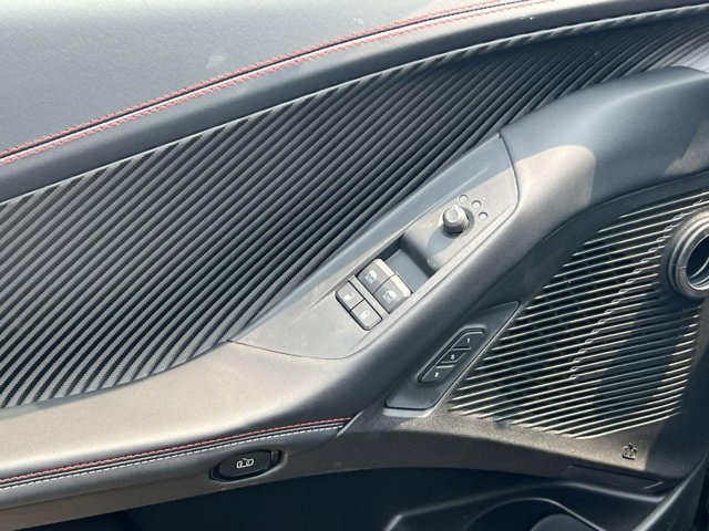 Vehicle image 7 of 22