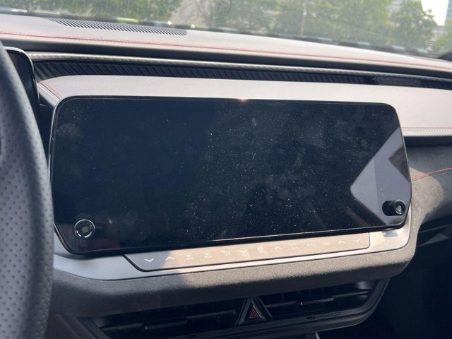 Vehicle image 9 of 22