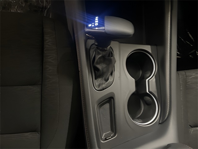 Vehicle image 25 of 28