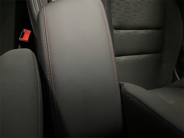 Vehicle image 14 of 28