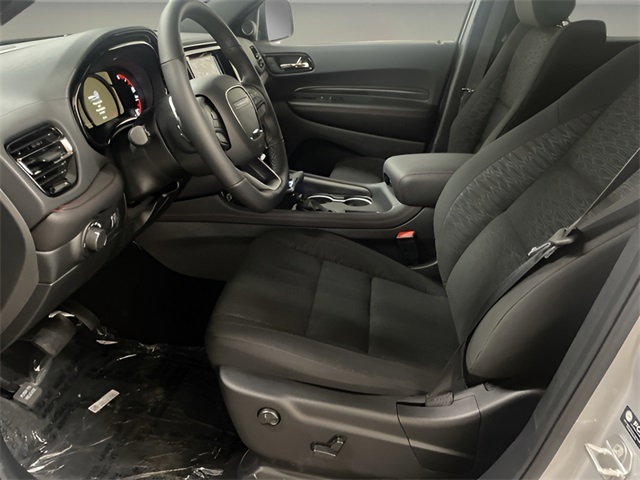 Vehicle image 23 of 28