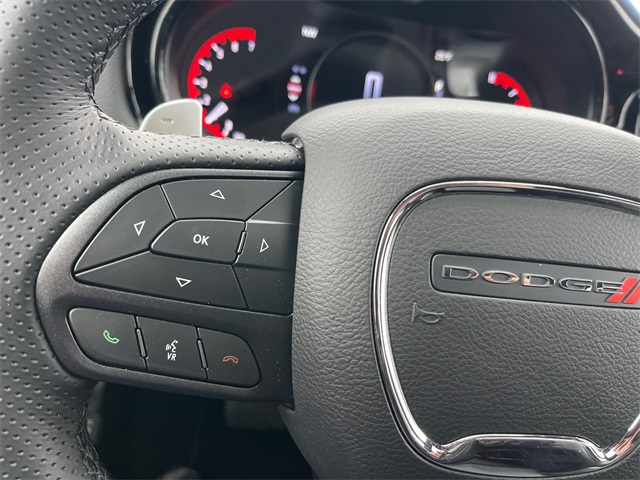Vehicle image 17 of 28