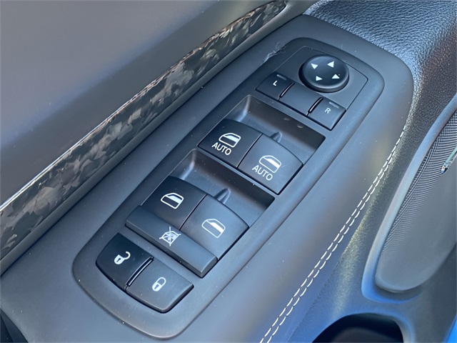 Vehicle image 23 of 38