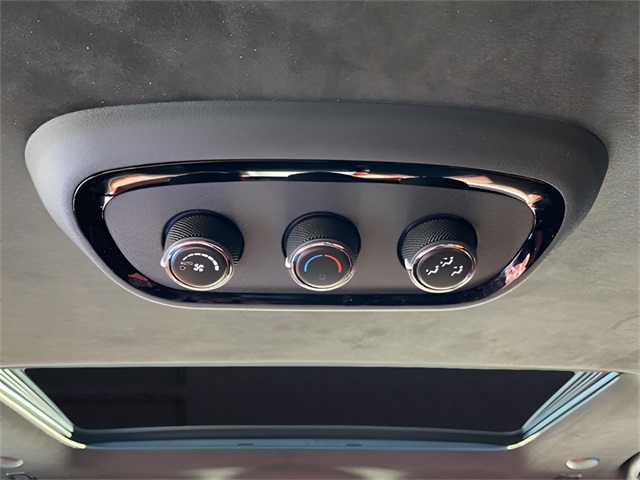 Vehicle image 25 of 38