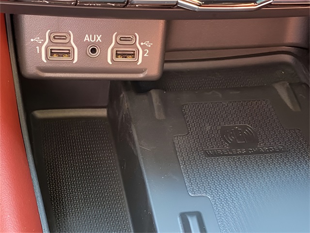 Vehicle image 31 of 38
