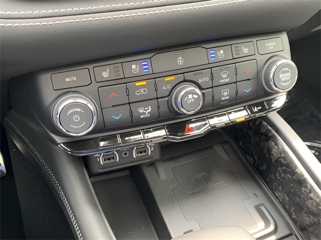 Vehicle image 36 of 39