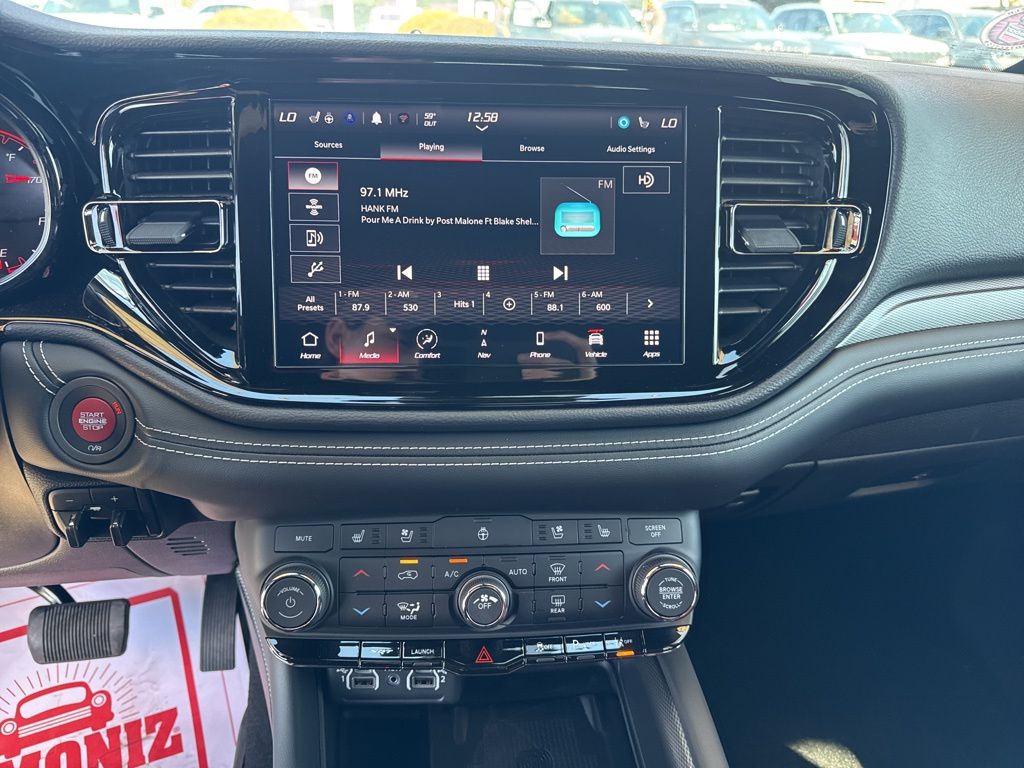 Vehicle image 9 of 19
