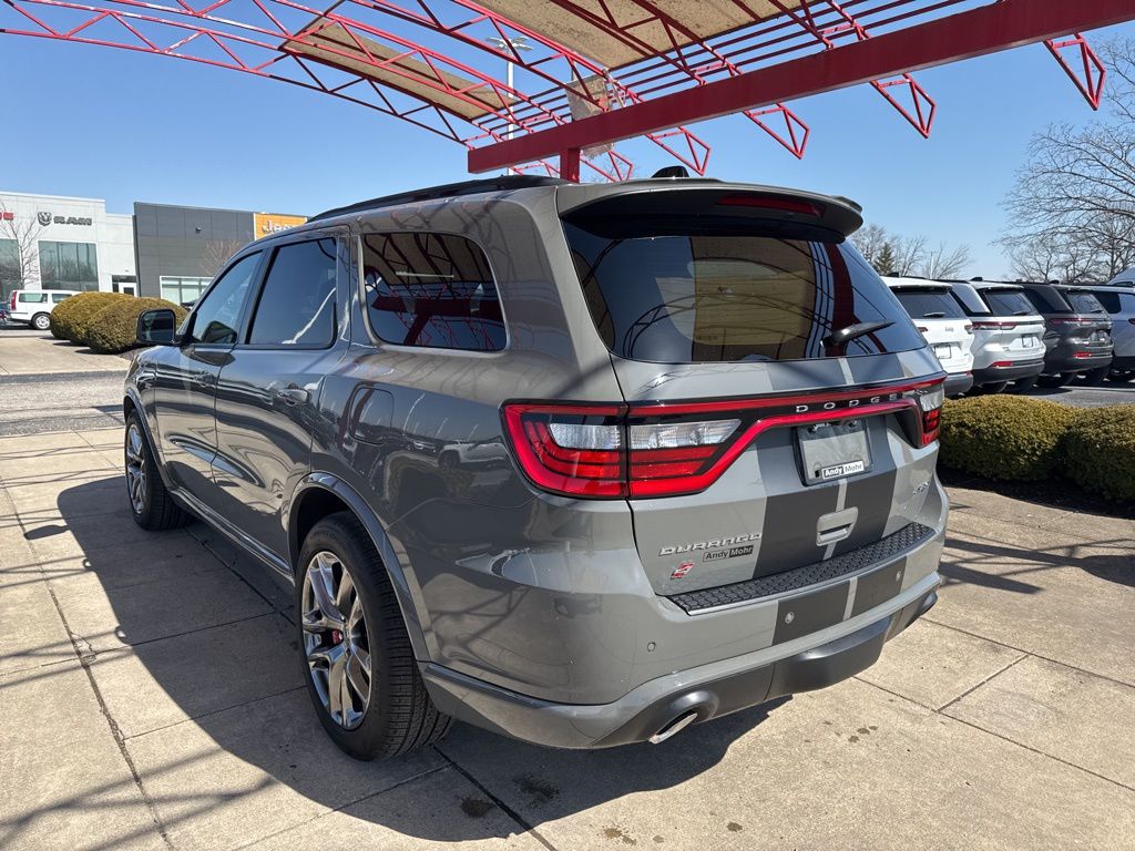 Vehicle image 4 of 19