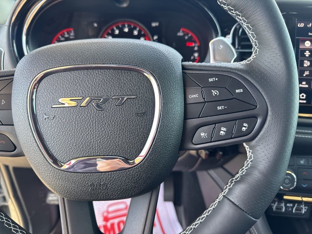 Vehicle image 7 of 19