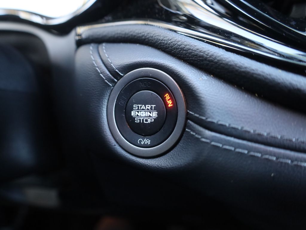 2024 Dodge Durango SXT Image 32 of 41