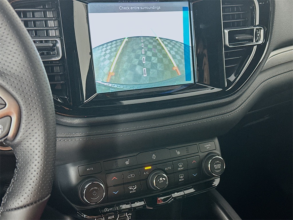 Vehicle image 14 of 20