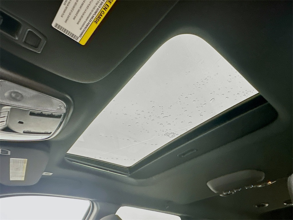 Vehicle image 14 of 20