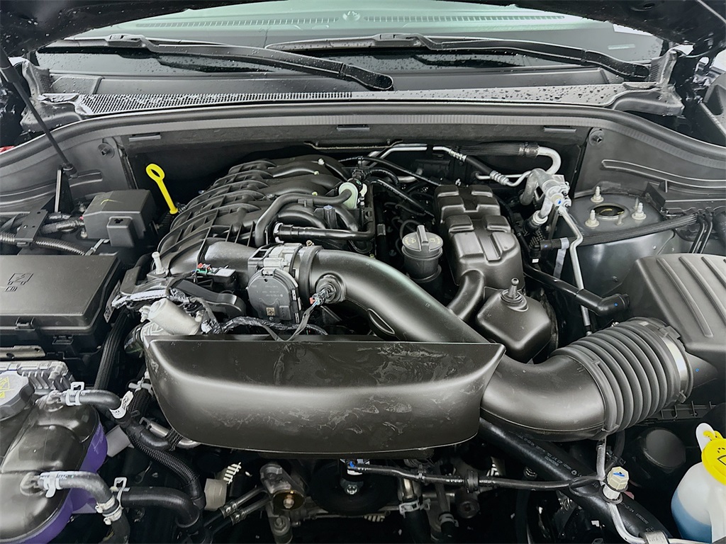 Vehicle image 18 of 20