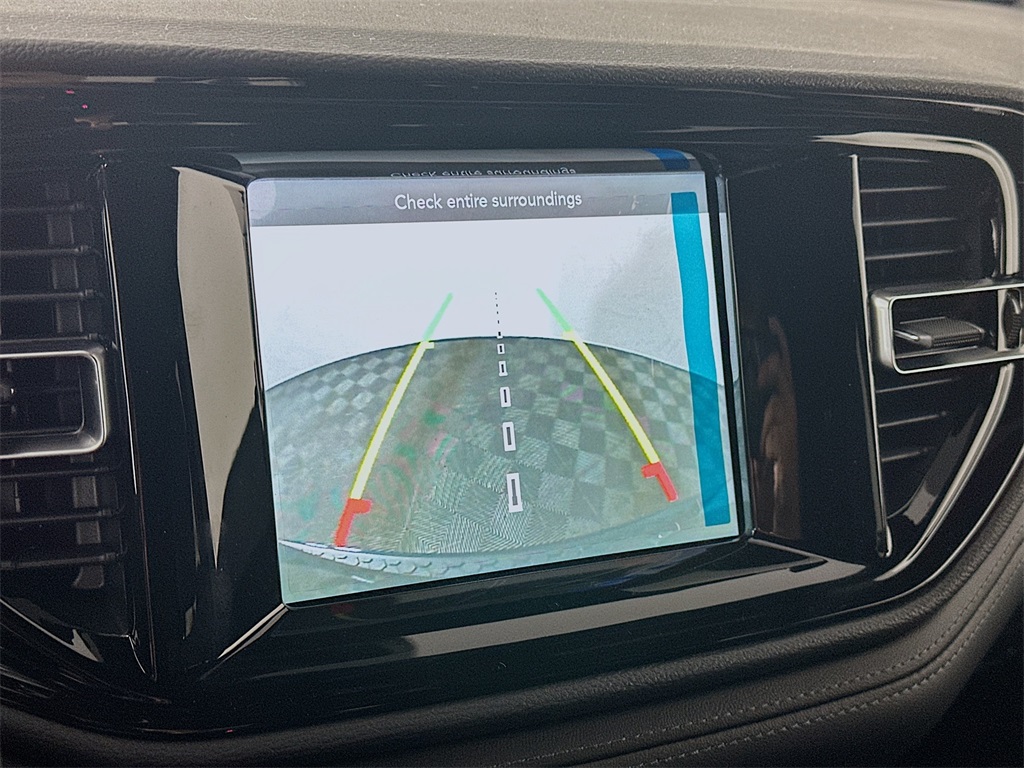 Vehicle image 15 of 20