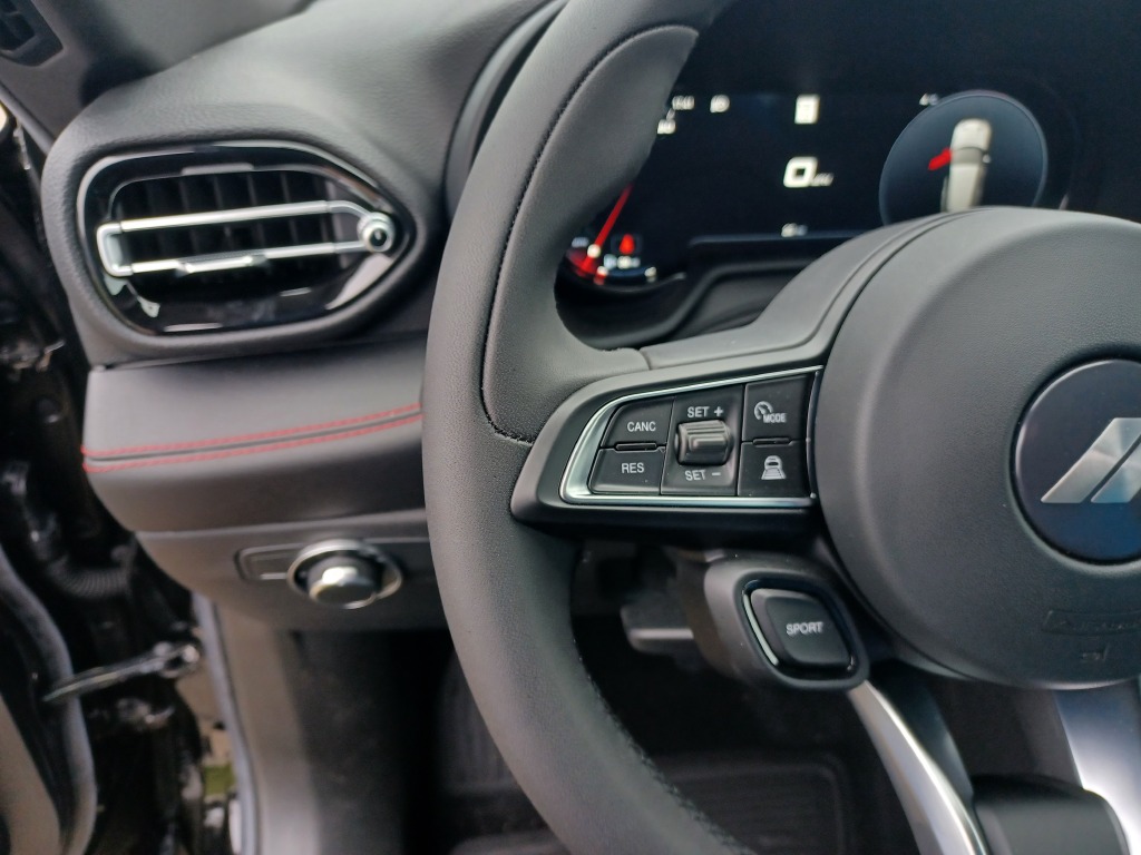 Vehicle image 27 of 29