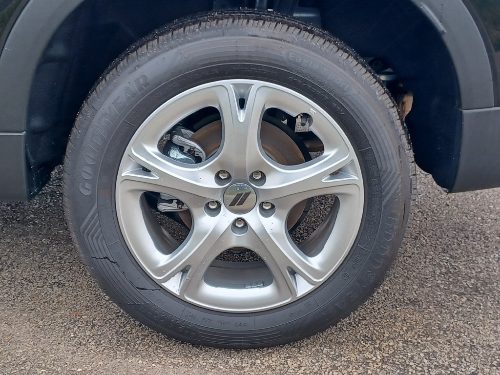 Vehicle image 14 of 29