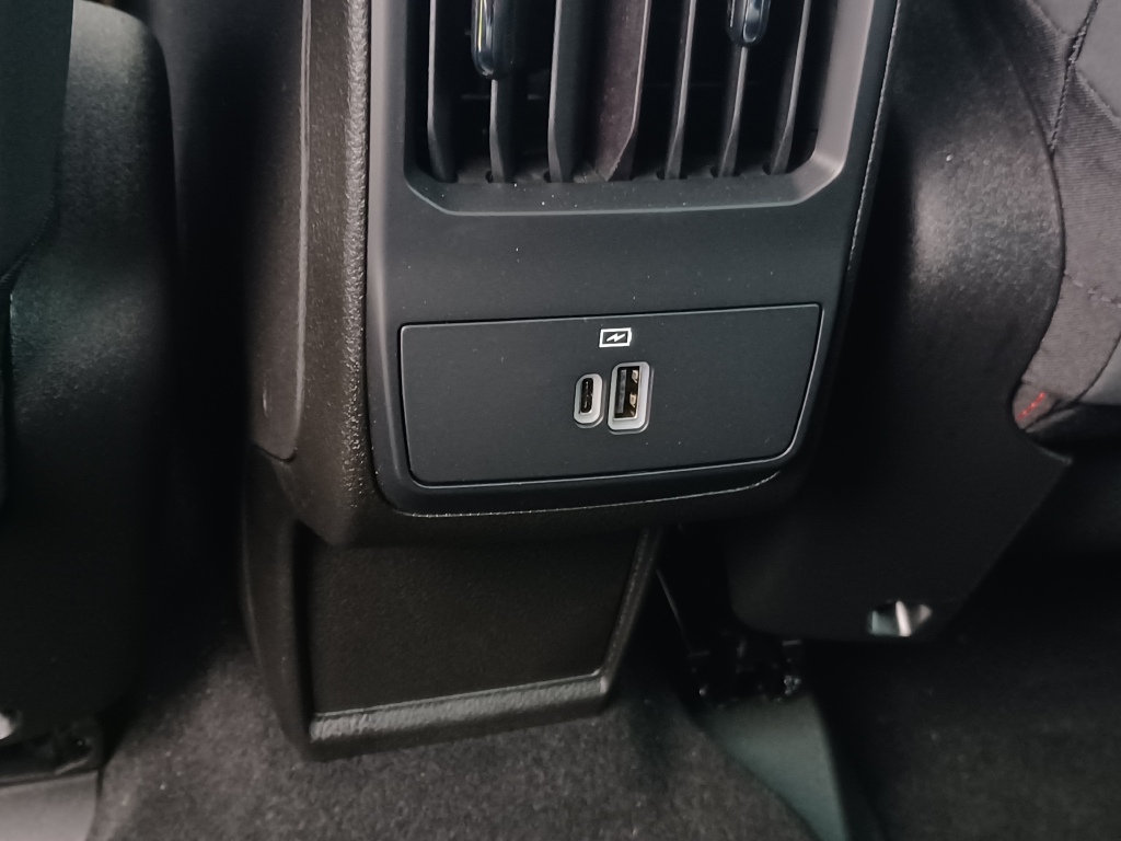 Vehicle image 16 of 29