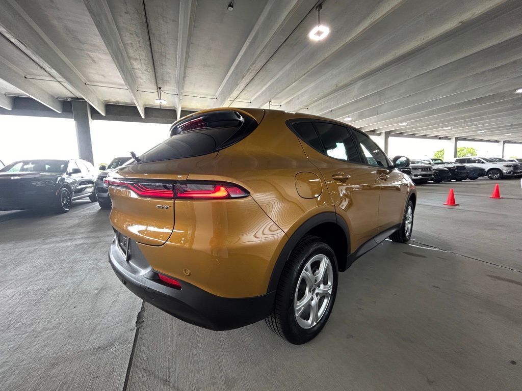 Vehicle image 4 of 43