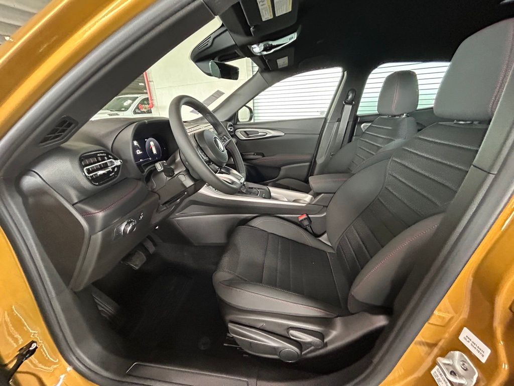 Vehicle image 7 of 43
