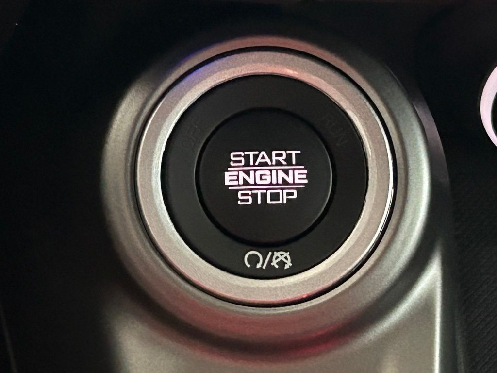 Vehicle image 40 of 43