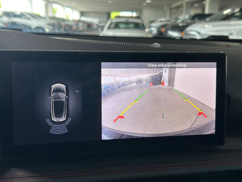 Vehicle image 8 of 43