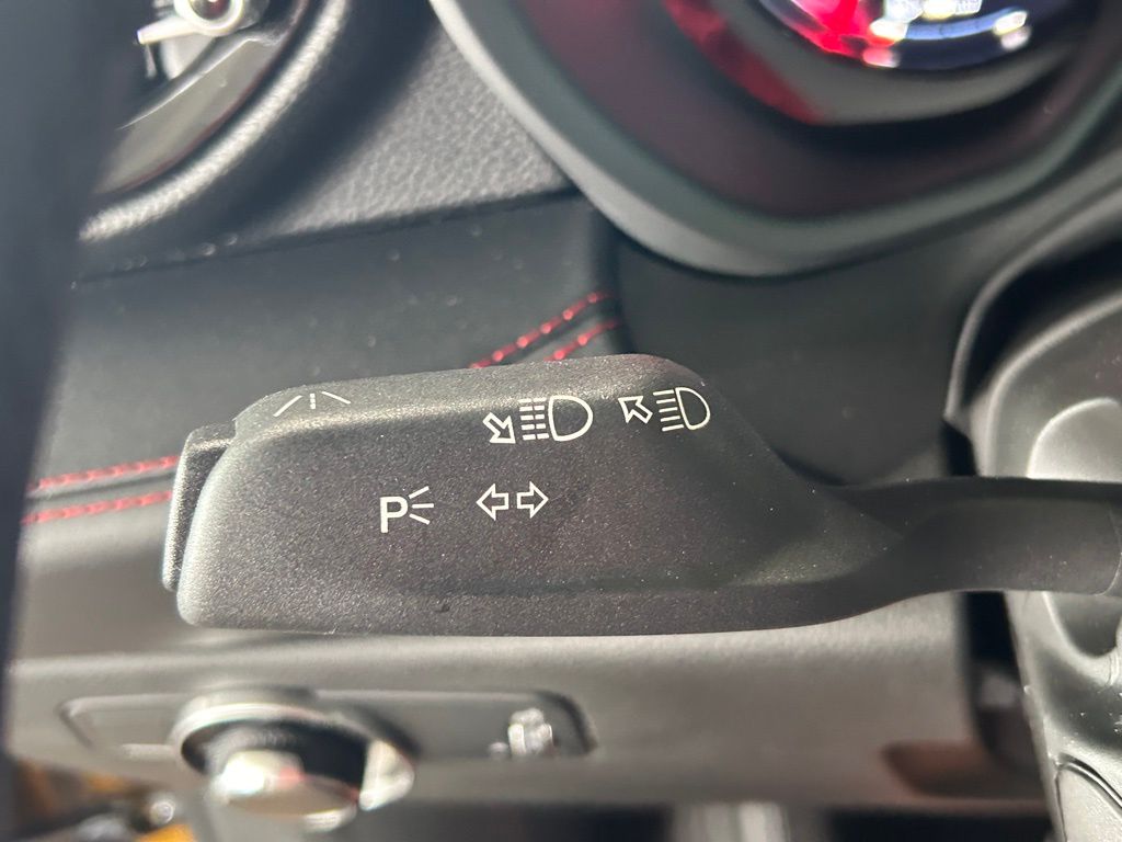 Vehicle image 36 of 43