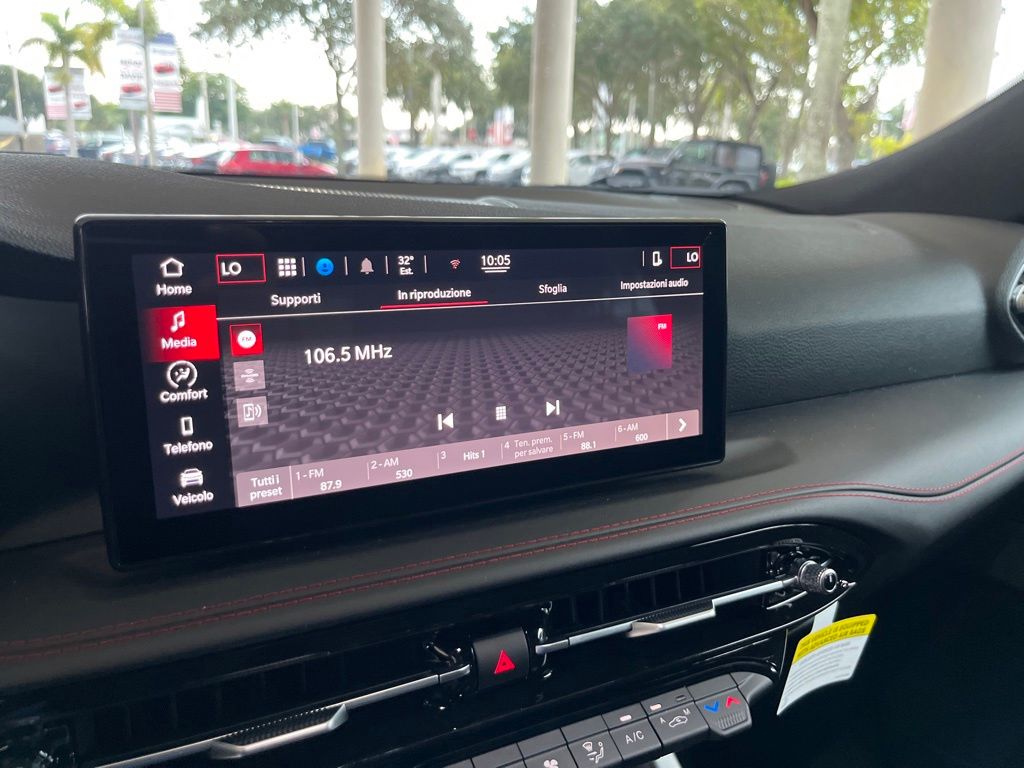 2024 Dodge Hornet GT Image 9 of 48