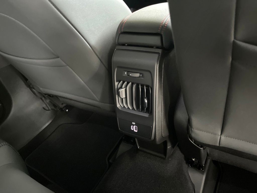 2024 Dodge Hornet GT Image 23 of 40