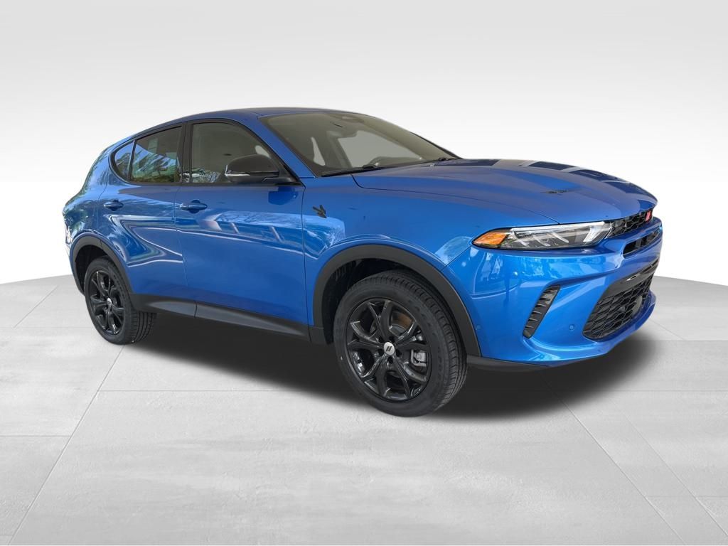 2024 Dodge Hornet GT Image 2 of 38