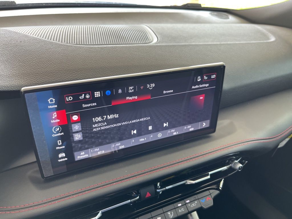 2024 Dodge Hornet GT Image 7 of 38