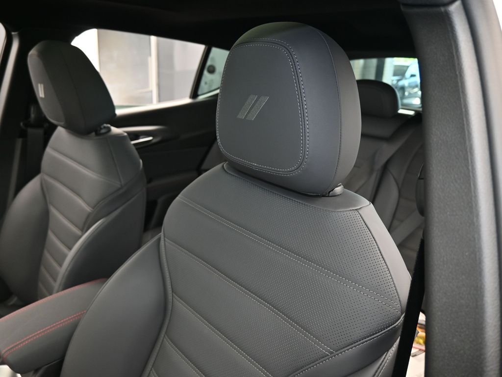 Vehicle image 39 of 72