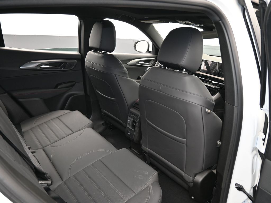 Vehicle image 66 of 72