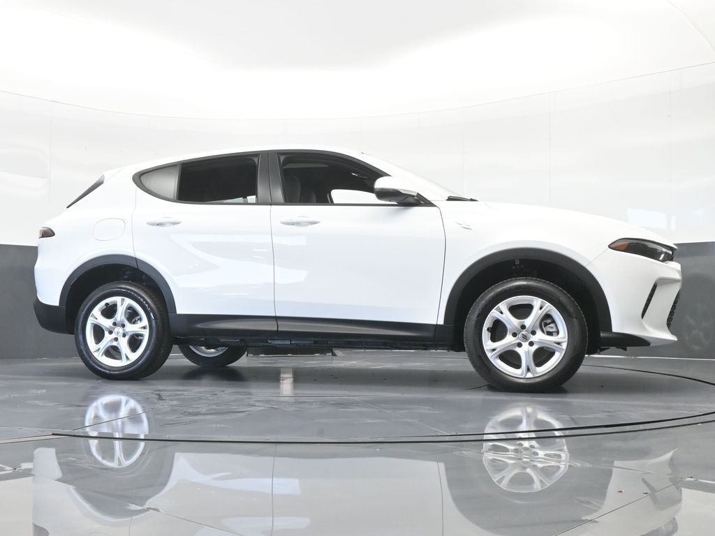 Vehicle image 13 of 72