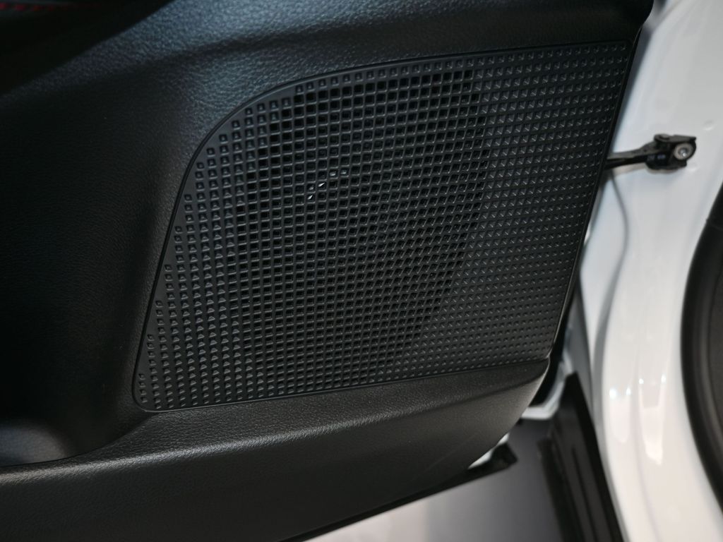 Vehicle image 36 of 72