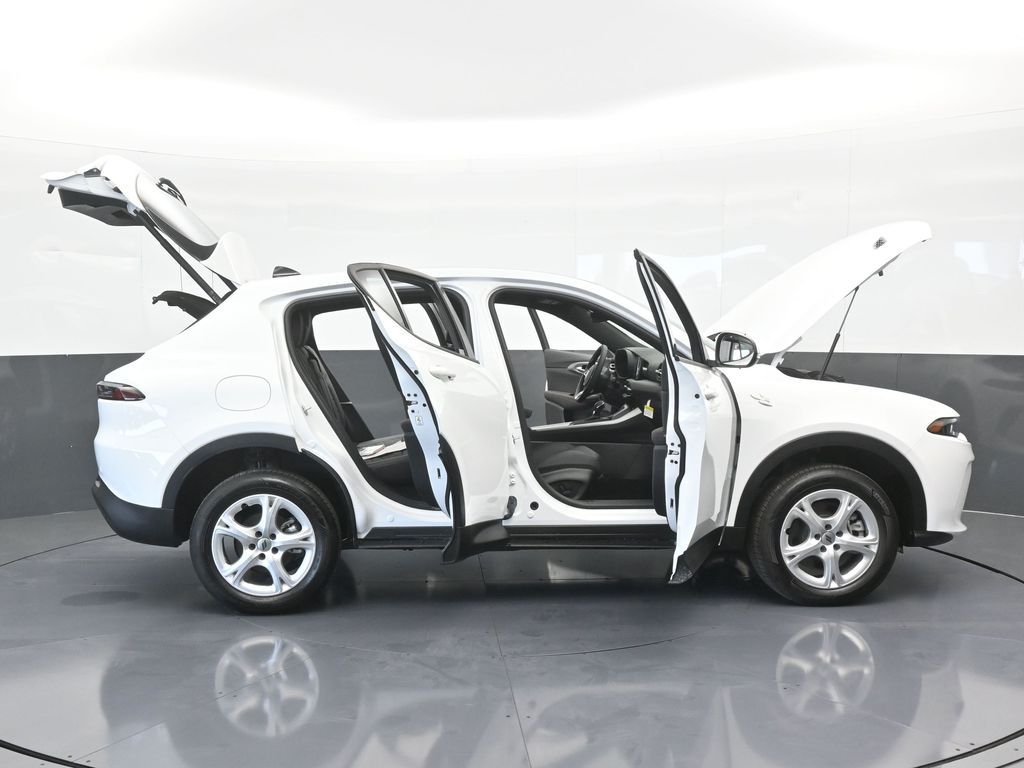 Vehicle image 14 of 72
