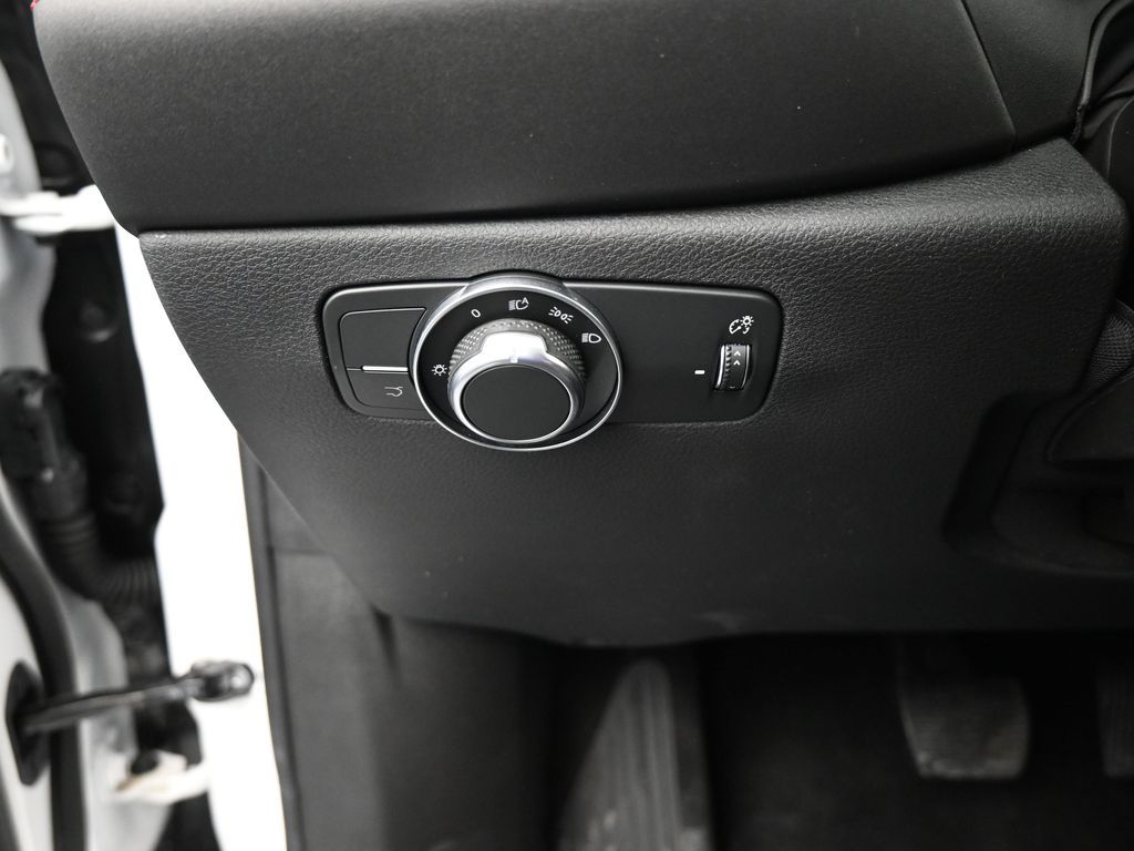 Vehicle image 55 of 72