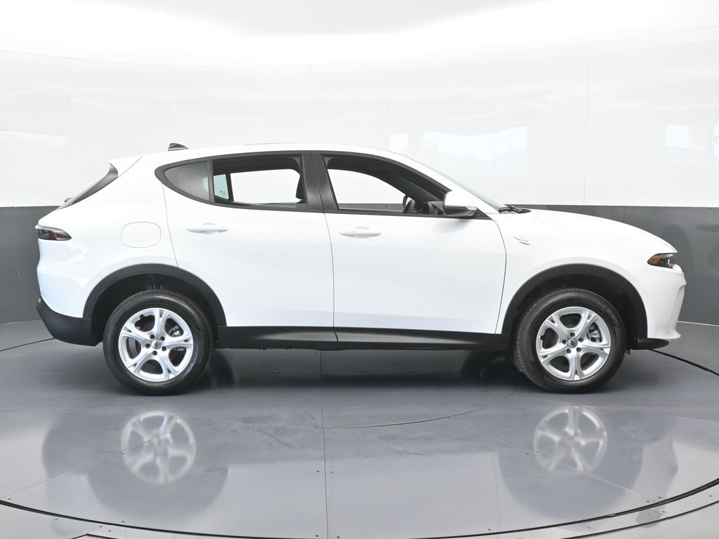 Vehicle image 11 of 72