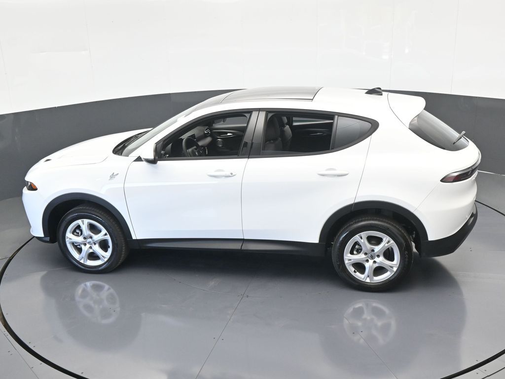 Vehicle image 28 of 72