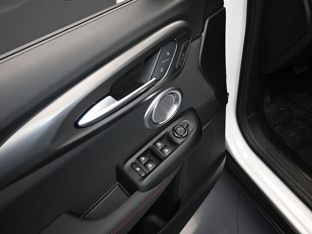 Vehicle image 35 of 72