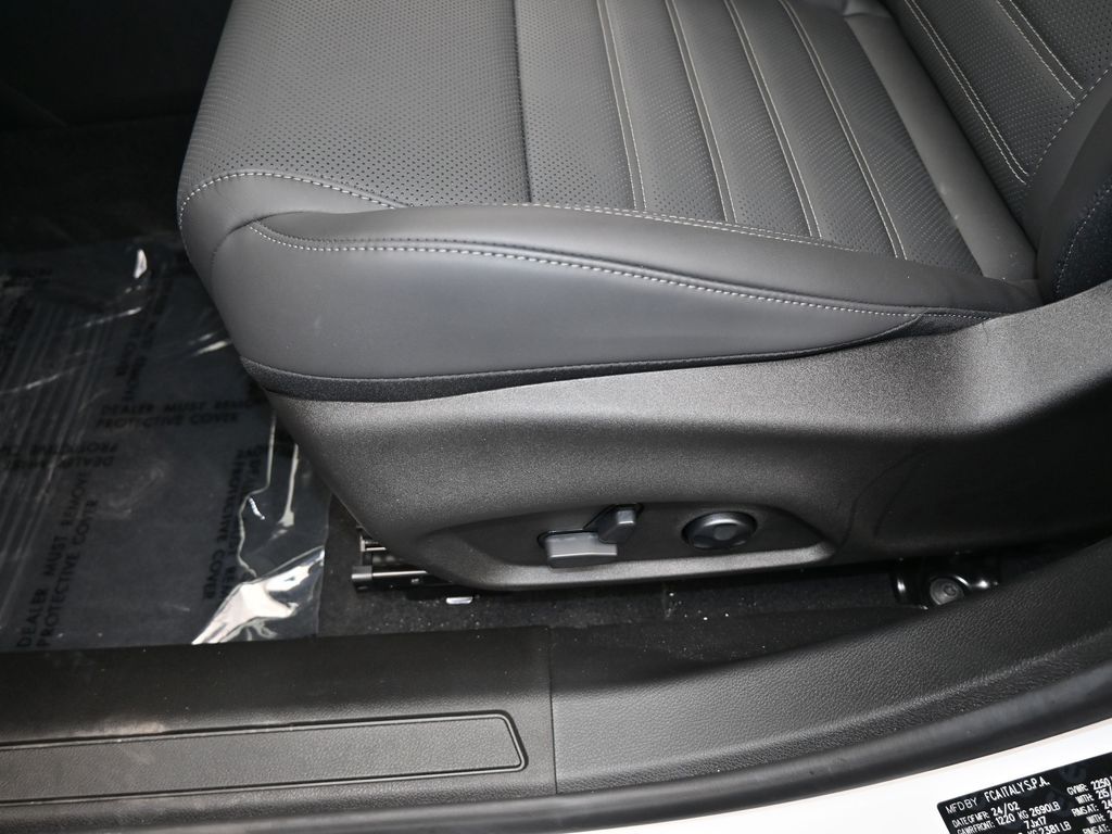 Vehicle image 38 of 72