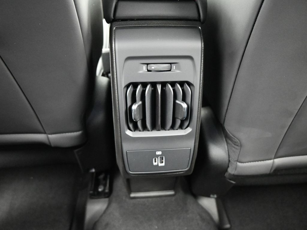 Vehicle image 59 of 72