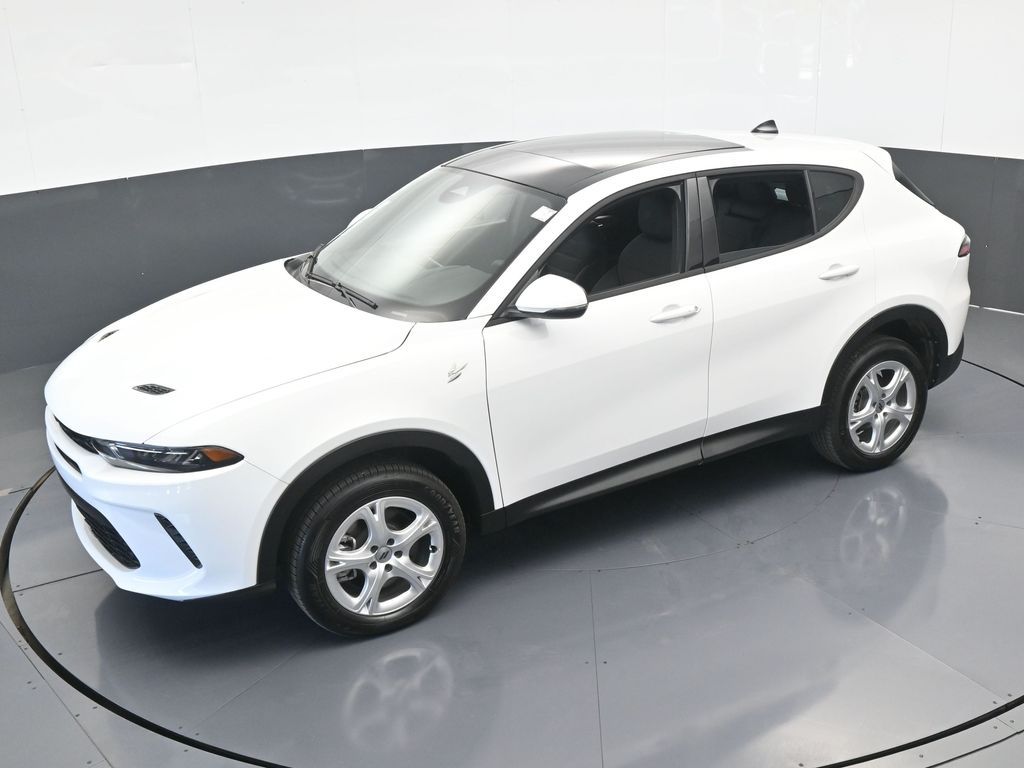 Vehicle image 5 of 72