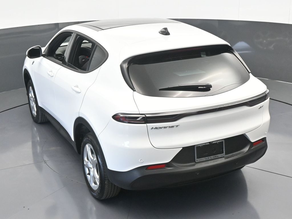 Vehicle image 25 of 72