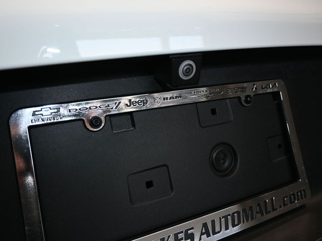 Vehicle image 61 of 72