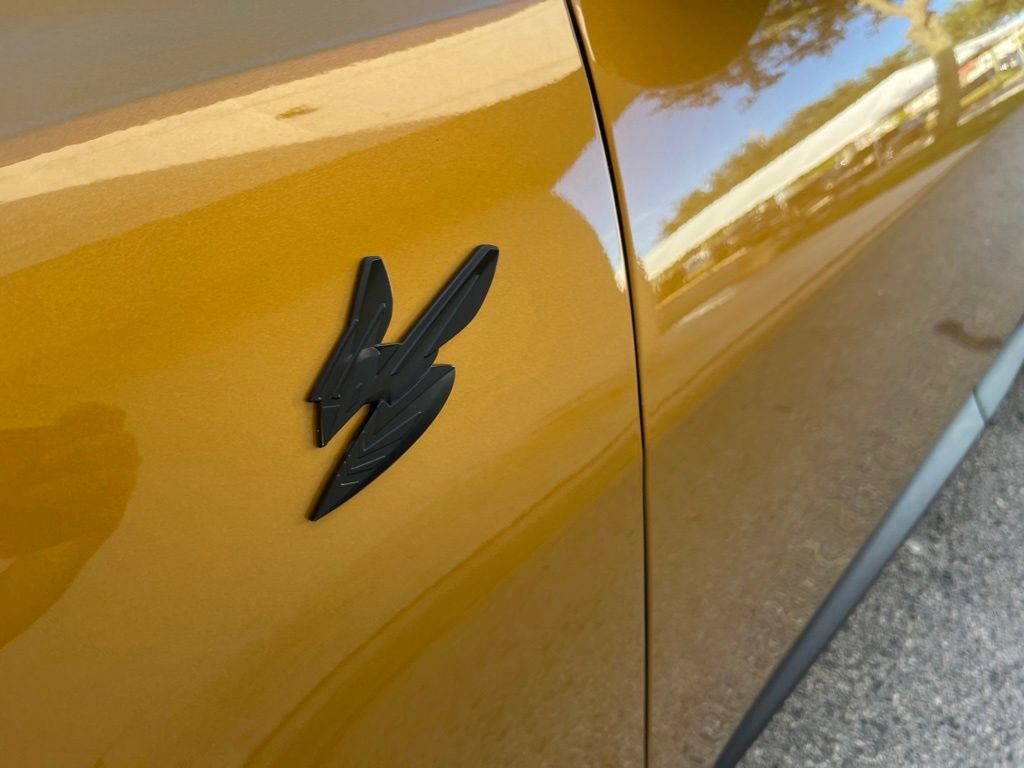 2024 Dodge Hornet GT Image 12 of 42