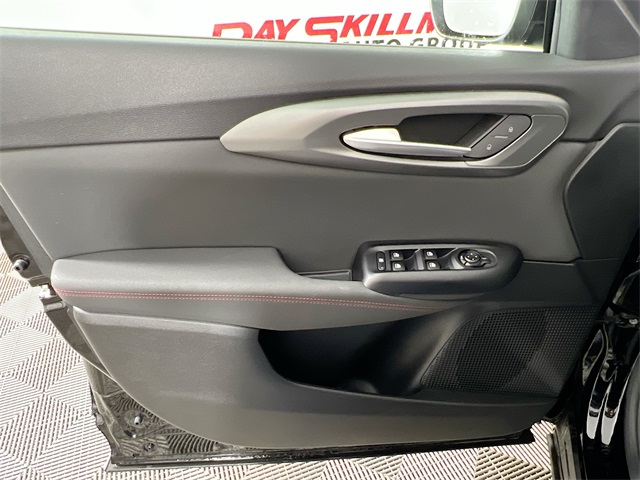 Vehicle image 28 of 37