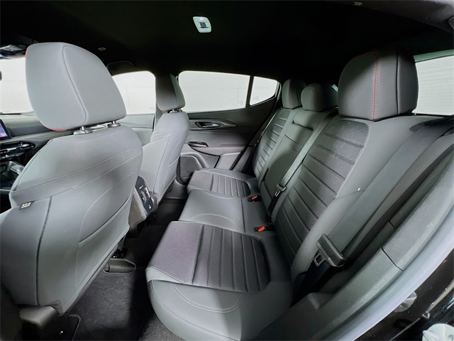 Vehicle image 21 of 37