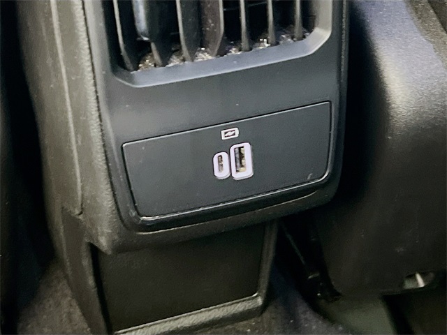Vehicle image 30 of 37